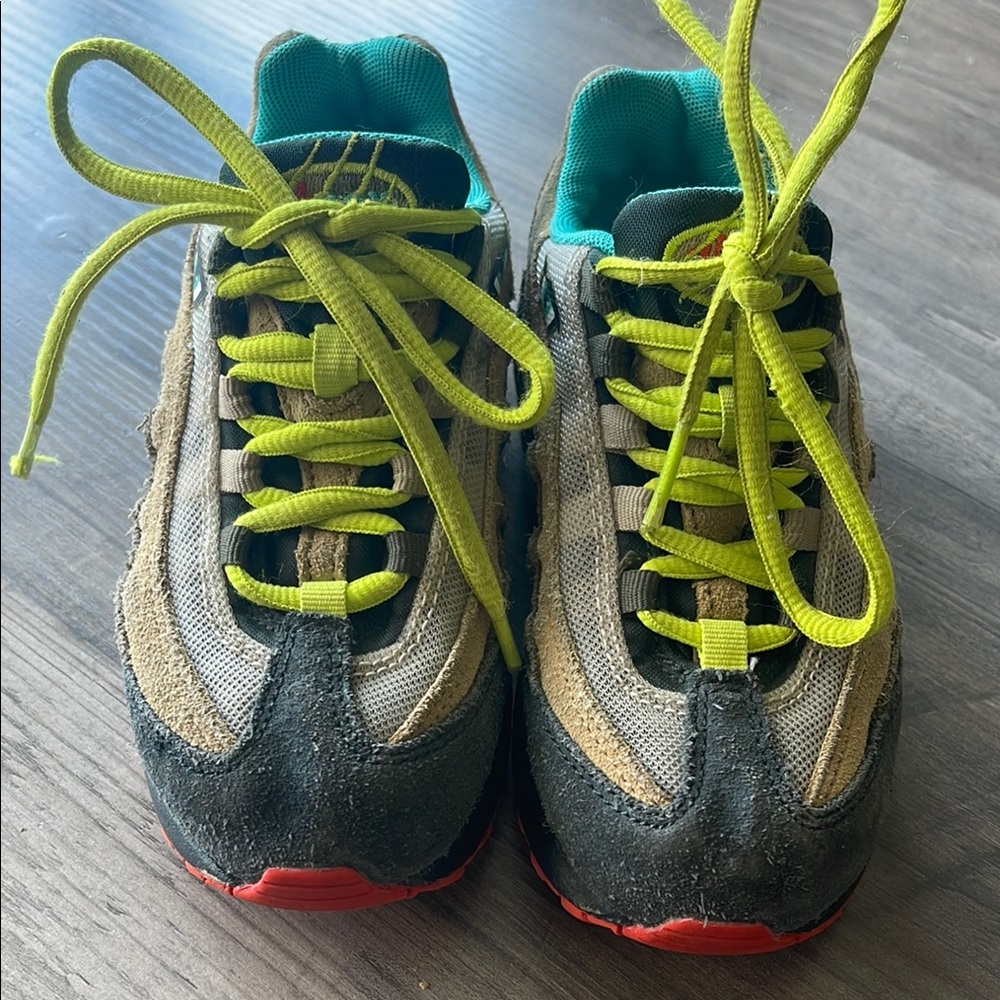 Kids' Stylish Nike Dino Sneakers with Green Laces